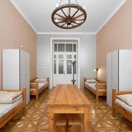 Cossacks Hostel Lviv Eksteriør bilde