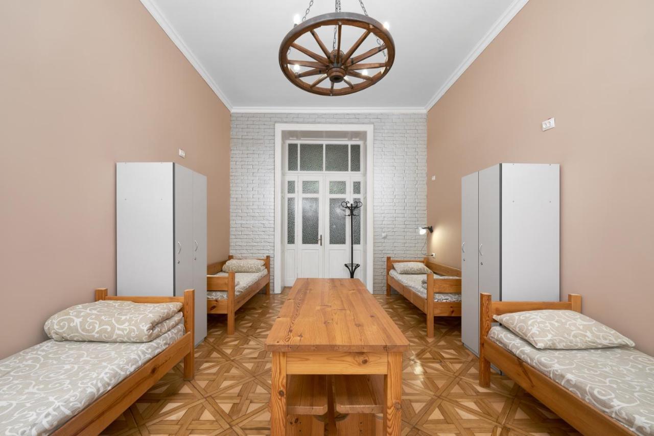 Cossacks Hostel Lviv Eksteriør bilde