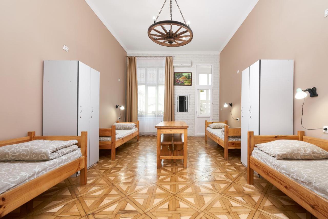 Cossacks Hostel Lviv Eksteriør bilde